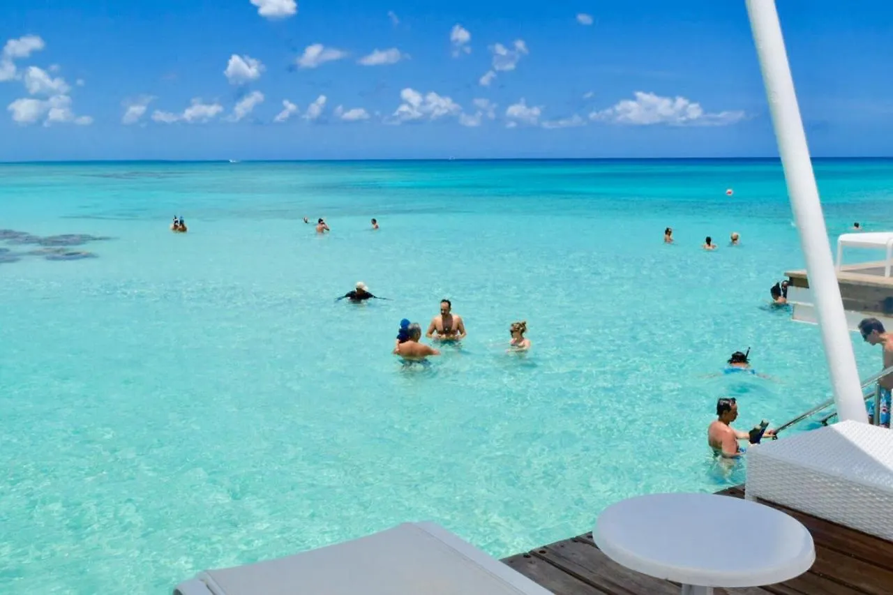 Ocean Front 2Br @Cadaquescaribe Bayahibe Apartment