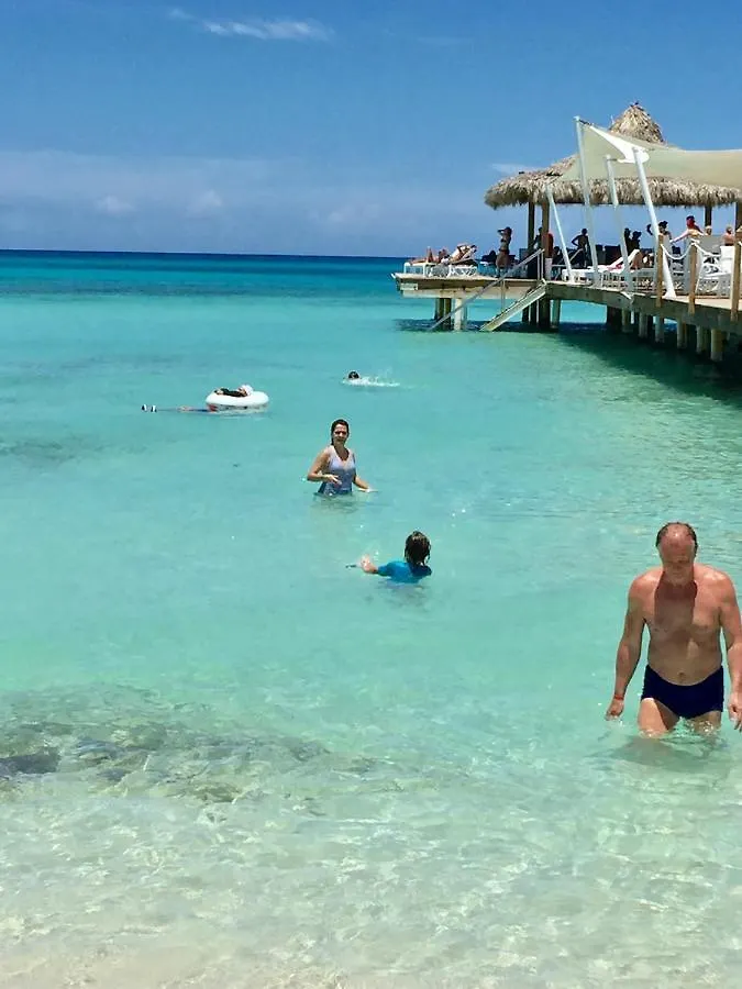 Ocean Front 2Br @Cadaquescaribe Bayahibe Apartment